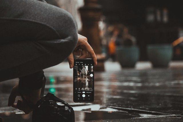 Kelebihan Layar Super AMOLED di Smartphone, Layar Tajam Hemat Baterai - Kelebihan Layar Amoled Video Tidak Blur