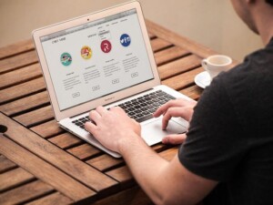 Website Desain Logo Online Terbaik